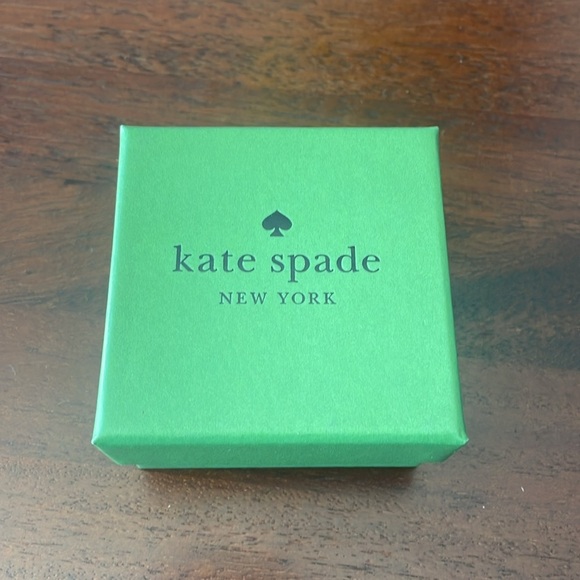 Kate Spade NewYork My Love Pave Crystal Heart Halo Clear Silver Stud Earring new - Picture 5 of 7